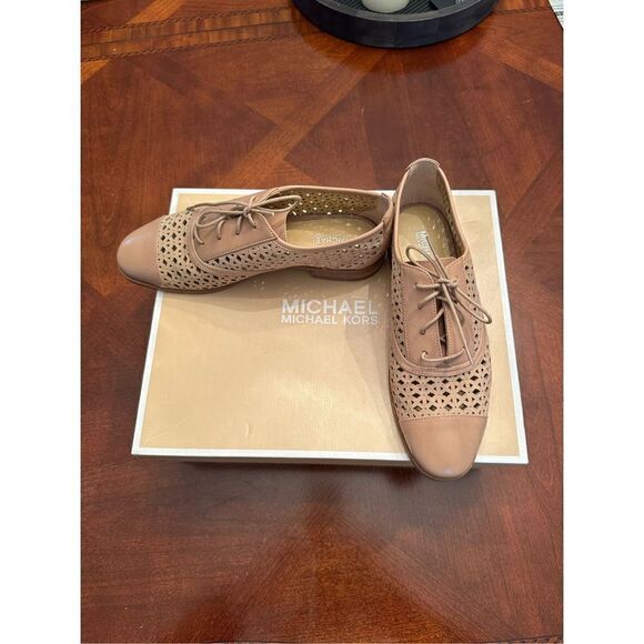 “MICHAEL Kors sunny lace up Vachetta leather  laser cut toe oxfords size 6 - Picture 3 of 7
